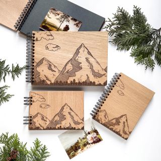 A je to tady! Oblíbený motiv hor už máme i na kroužkových fotoalbech ve více velikostech a taky na bločku na psaní! 😍 ✨...